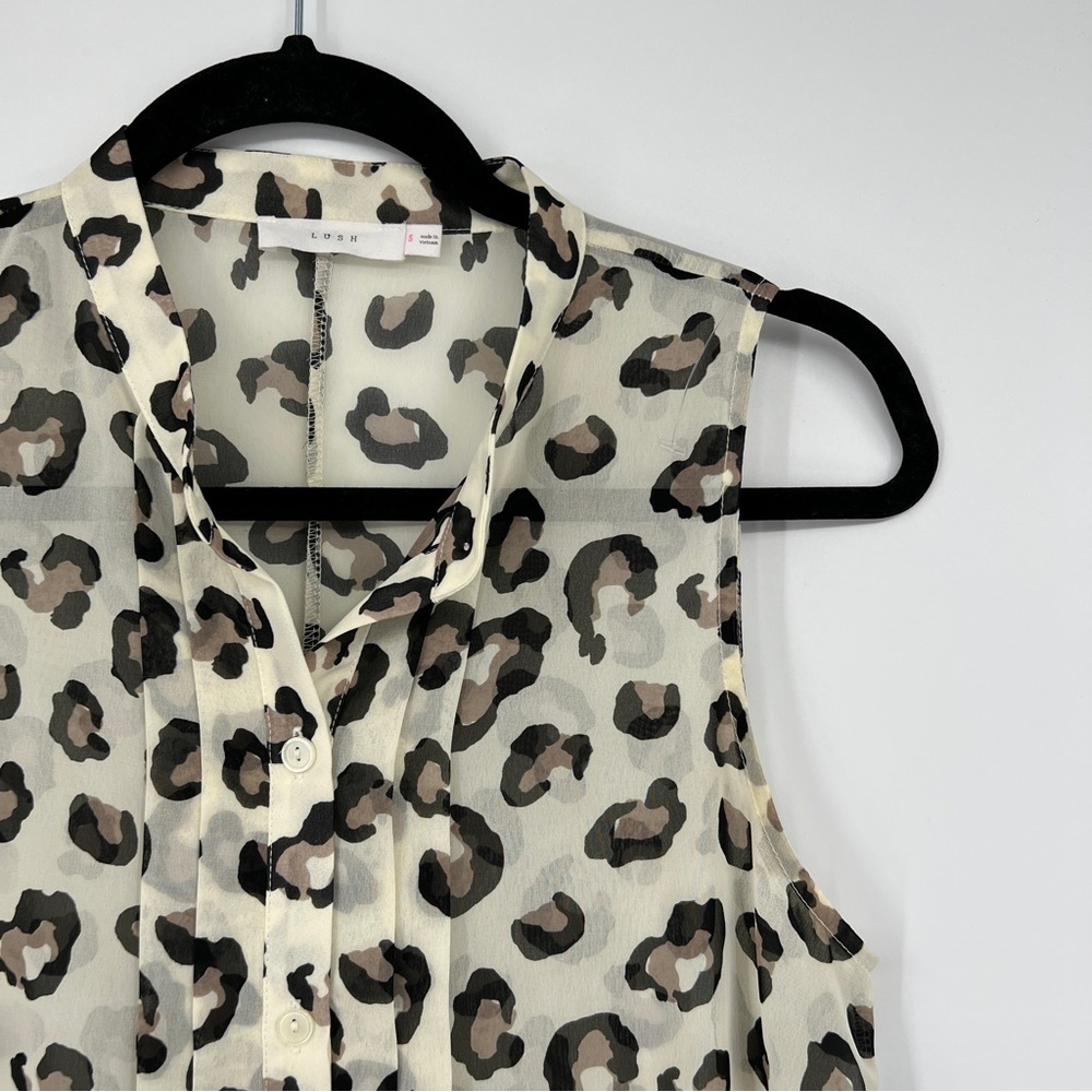 Lush Sheer Pintuck Leopard Animal Print Sleeveless Buttondown High-low Blouse - Picture 2 of 12